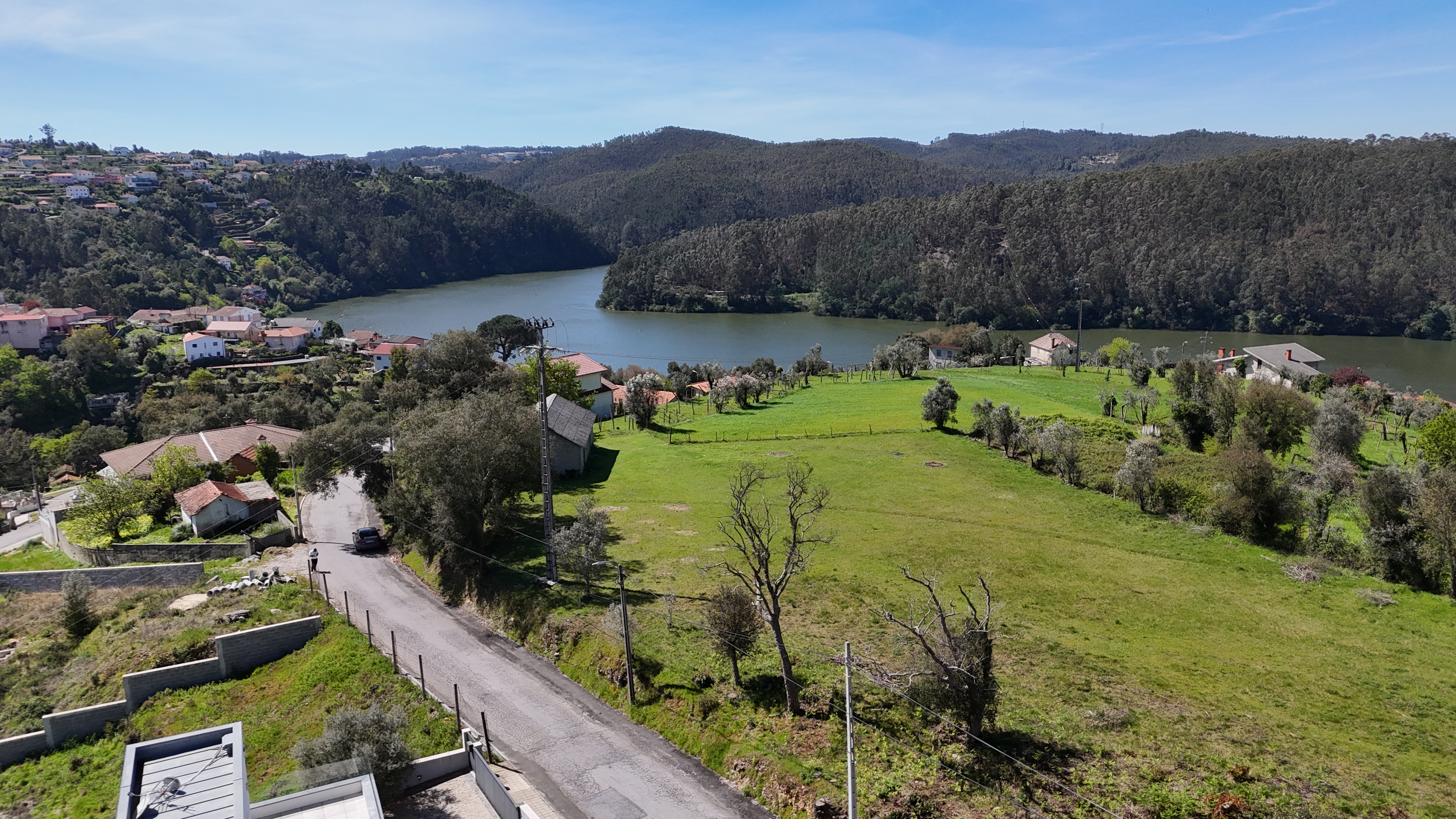 Vue drone - terrain bord du Douro